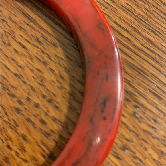 Bakelite Mottled Red Bracelet - Picture 2 of 5